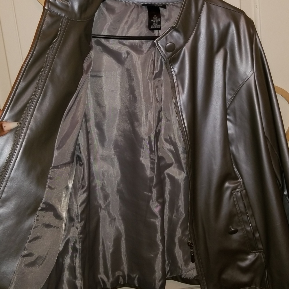 jacket - Picture 3 of 3
